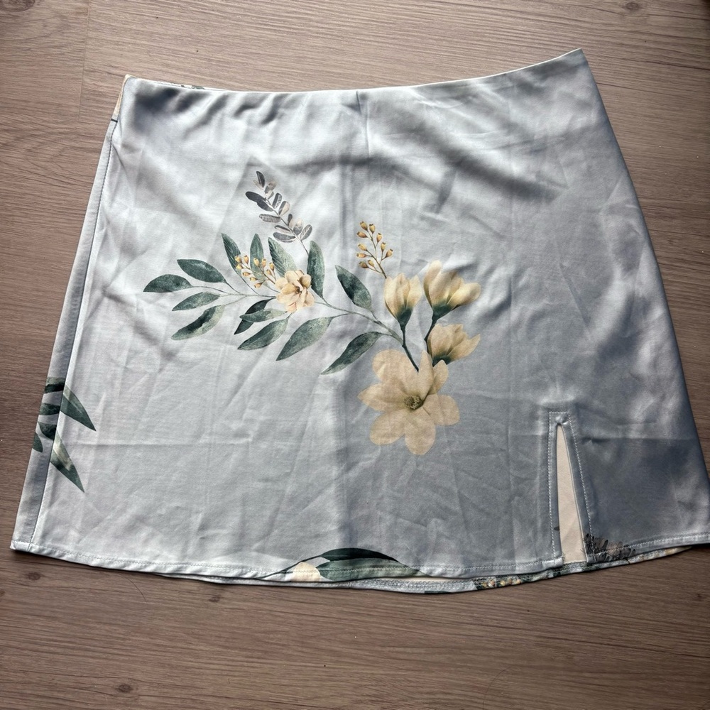 Princess Polly Blue Satin Floral A-Line Skirt with Slit- Size 8